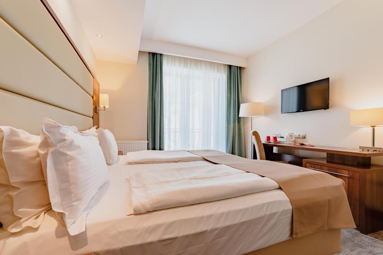 Radsor Hotel Ришнов Екстер'єр фото