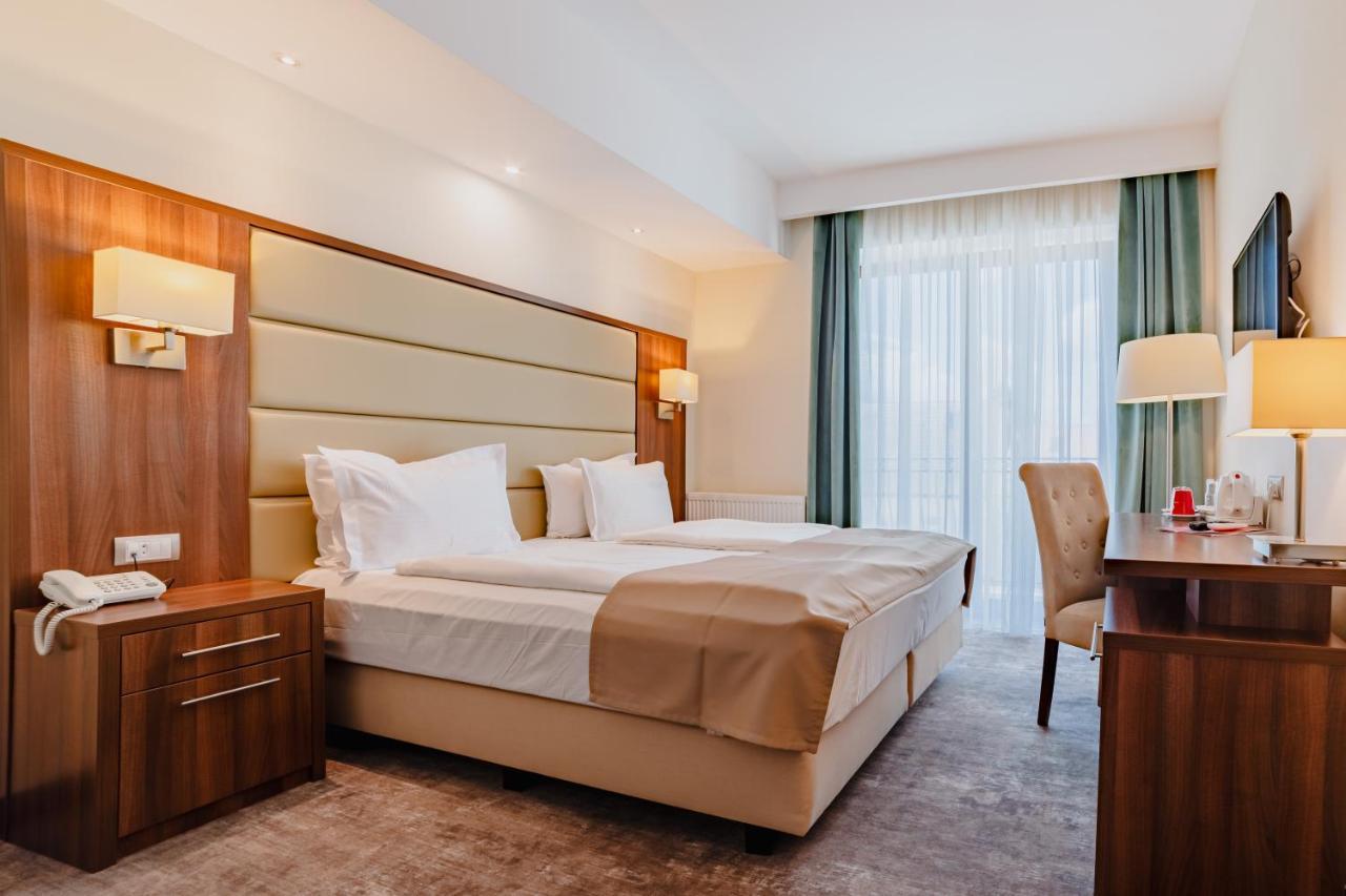 Radsor Hotel Ришнов Екстер'єр фото