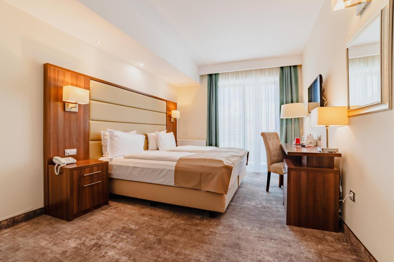 Radsor Hotel Ришнов Екстер'єр фото
