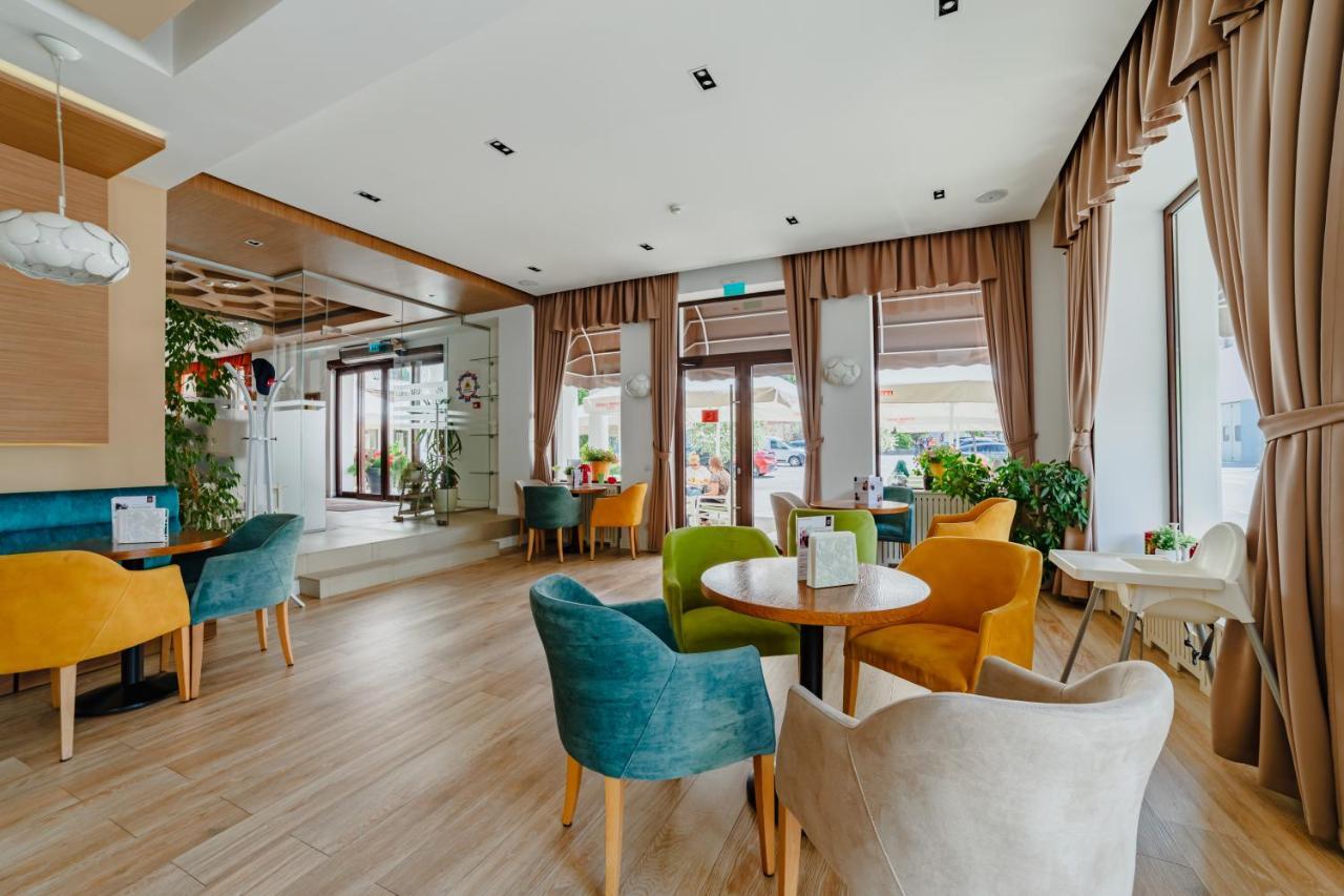 Radsor Hotel Ришнов Екстер'єр фото