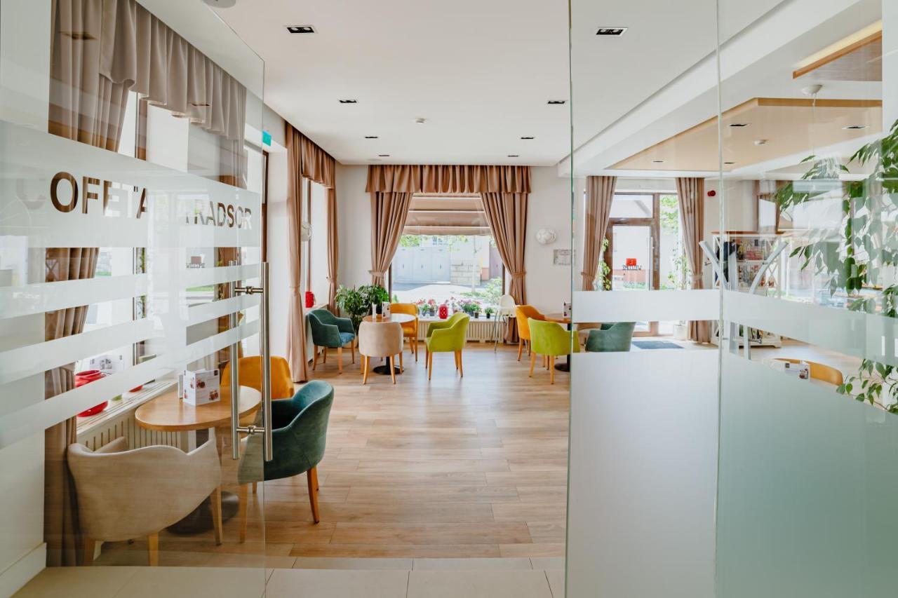 Radsor Hotel Ришнов Екстер'єр фото