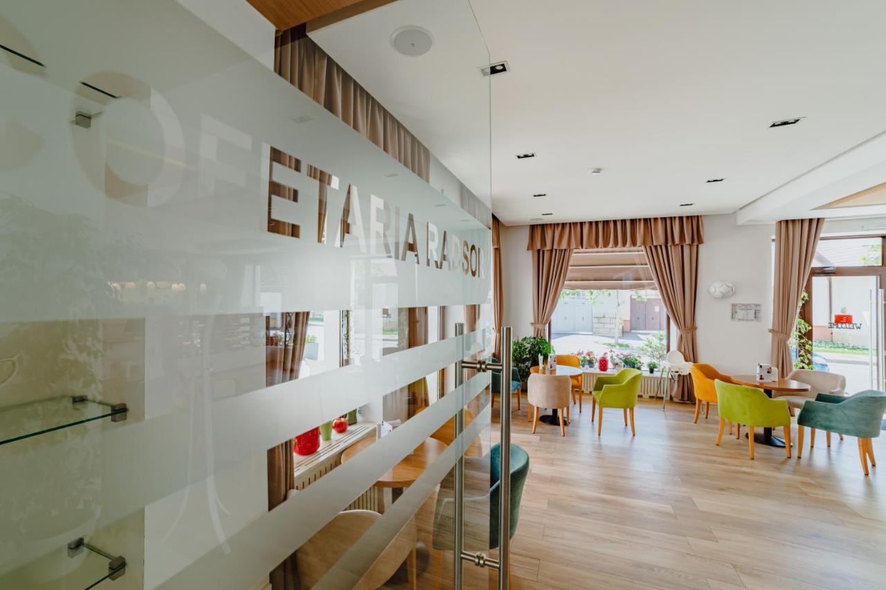 Radsor Hotel Ришнов Екстер'єр фото