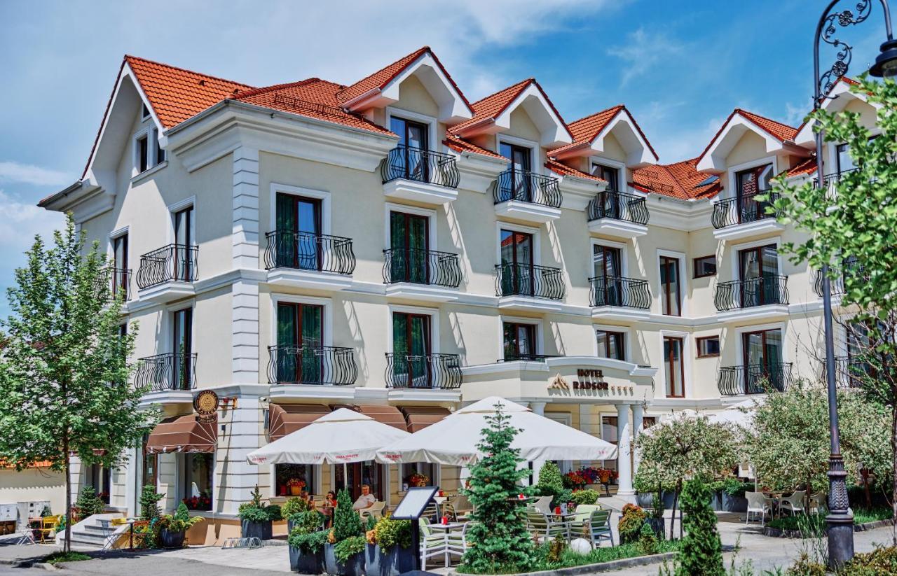 Radsor Hotel Ришнов Екстер'єр фото