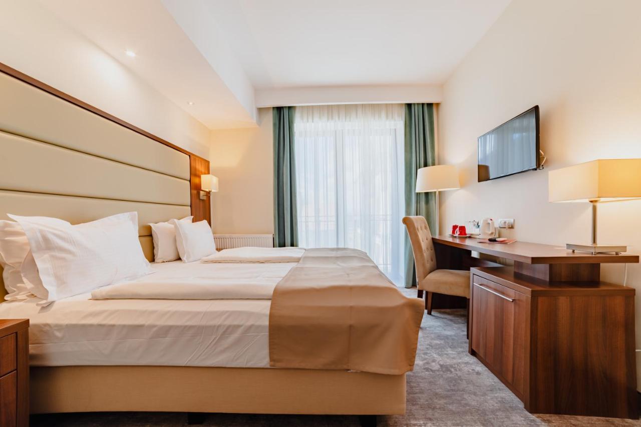 Radsor Hotel Ришнов Екстер'єр фото