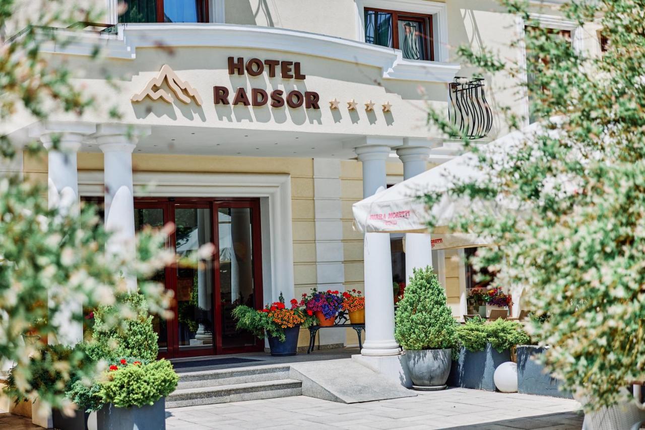 Radsor Hotel Ришнов Екстер'єр фото