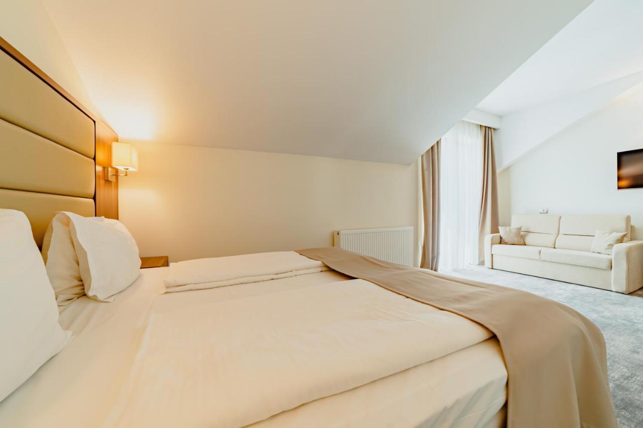 Radsor Hotel Ришнов Екстер'єр фото