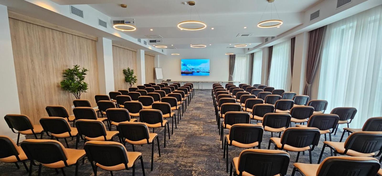Radsor Hotel Ришнов Екстер'єр фото