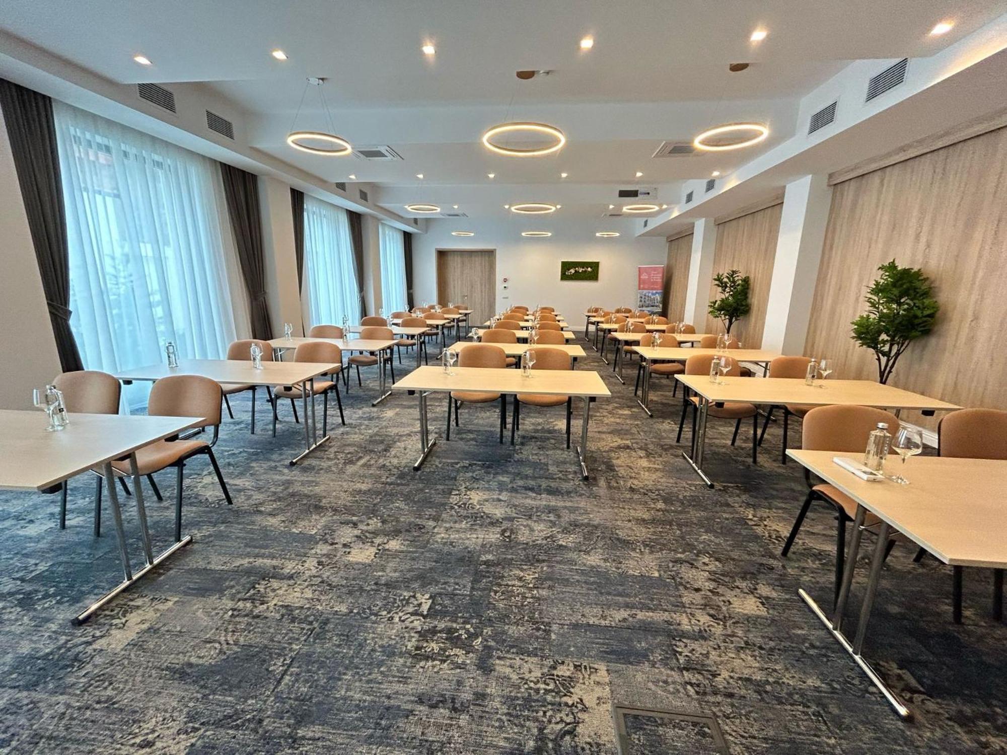 Radsor Hotel Ришнов Екстер'єр фото