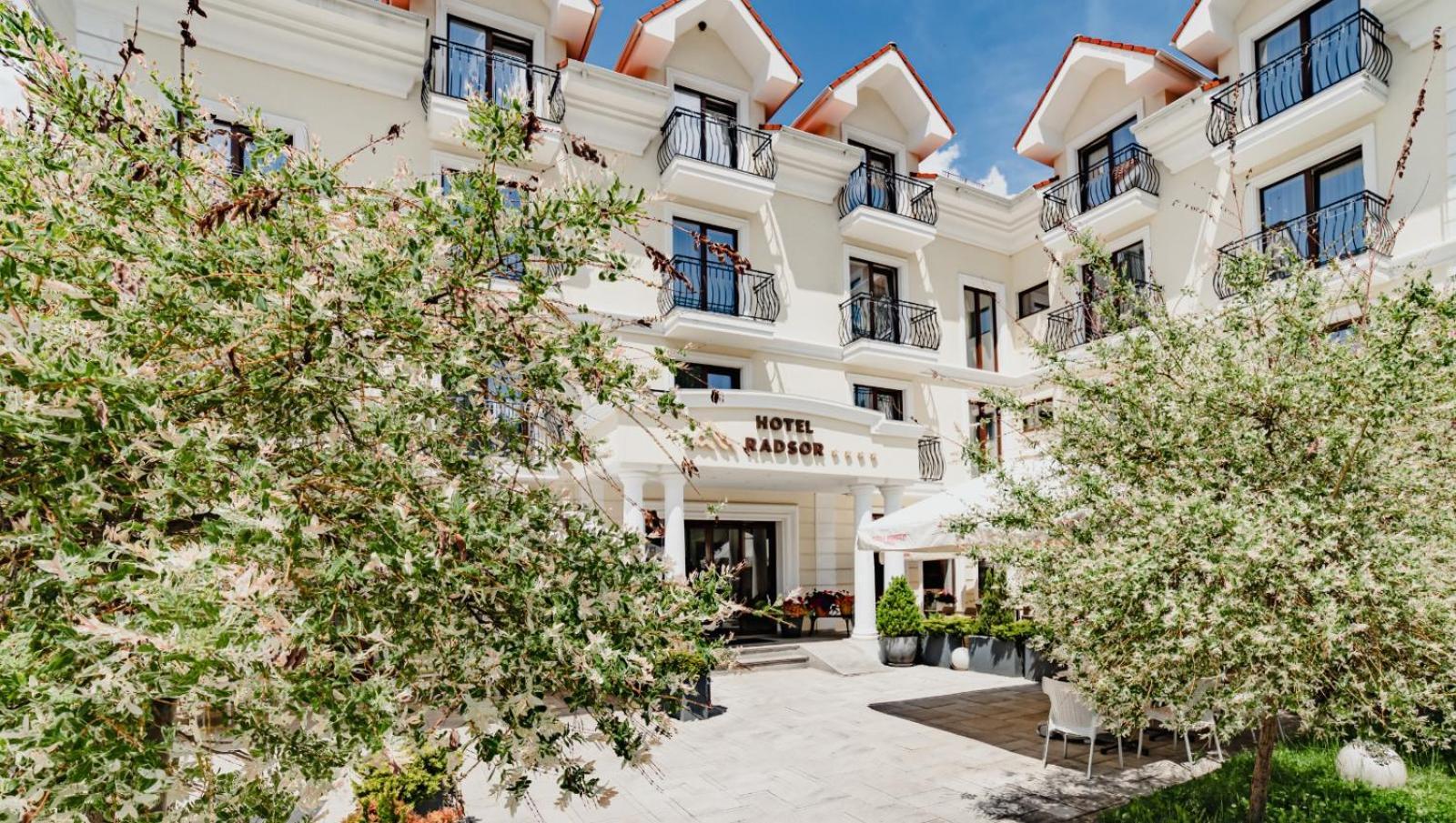 Radsor Hotel Ришнов Екстер'єр фото