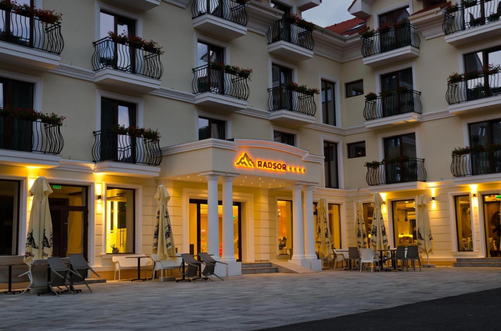 Radsor Hotel Ришнов Екстер'єр фото