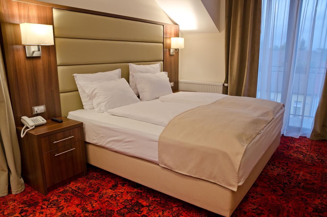 Radsor Hotel Ришнов Екстер'єр фото