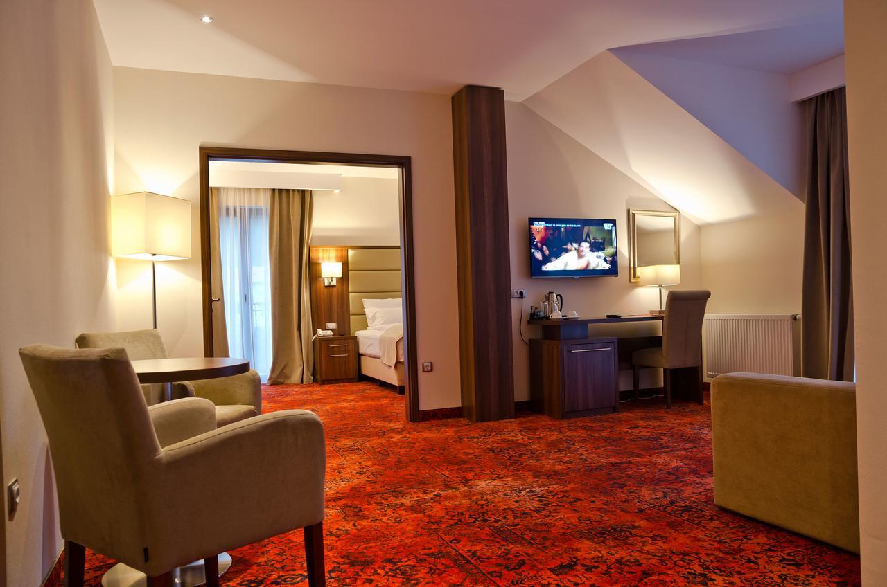 Radsor Hotel Ришнов Екстер'єр фото