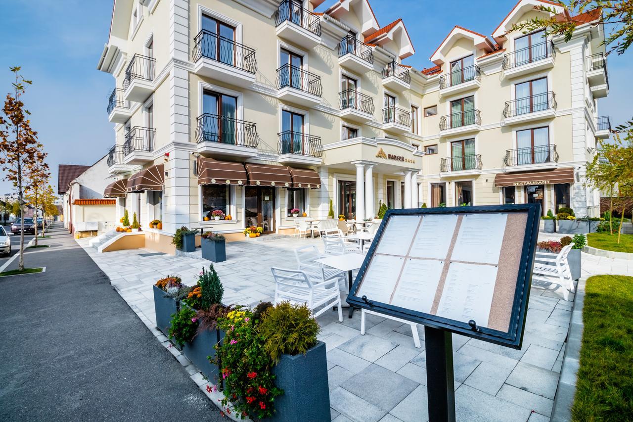 Radsor Hotel Ришнов Екстер'єр фото